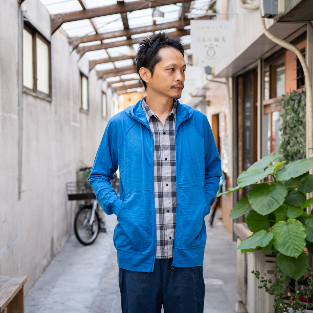 【レビュー】山と道 / 100％ Merino Zip Hoody | 旅道具と人 HouHou〈ホウホウ〉